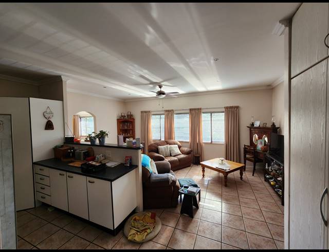 2 BEDROOM APARTMENT TO LET IN HILLCREST PARK